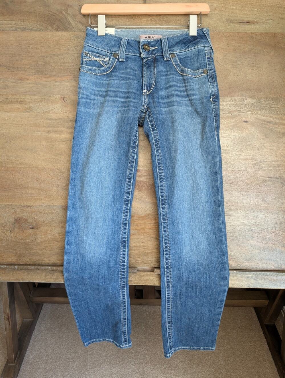NWT Ariat R.E.A.L. Jeans Womens 25R Blue Denim Streetwear Mid-Rise Straight Leg